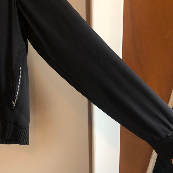 Aritzia Babaton Liebling bomber - Picture 6 of 9